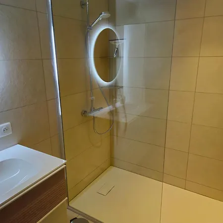 Centre Les Pins 2p White Pearl Garage Appartement *